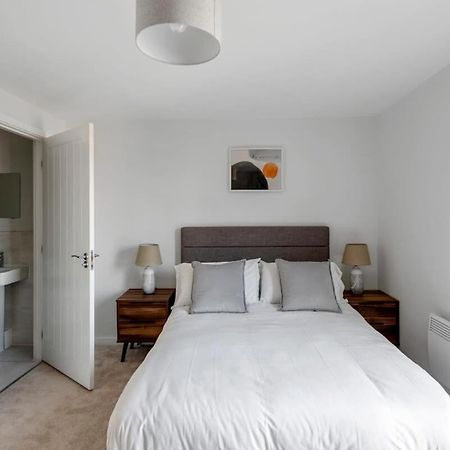 Spacious 1 Bedroom Apartment In A Converted Mill Leeds  Esterno foto