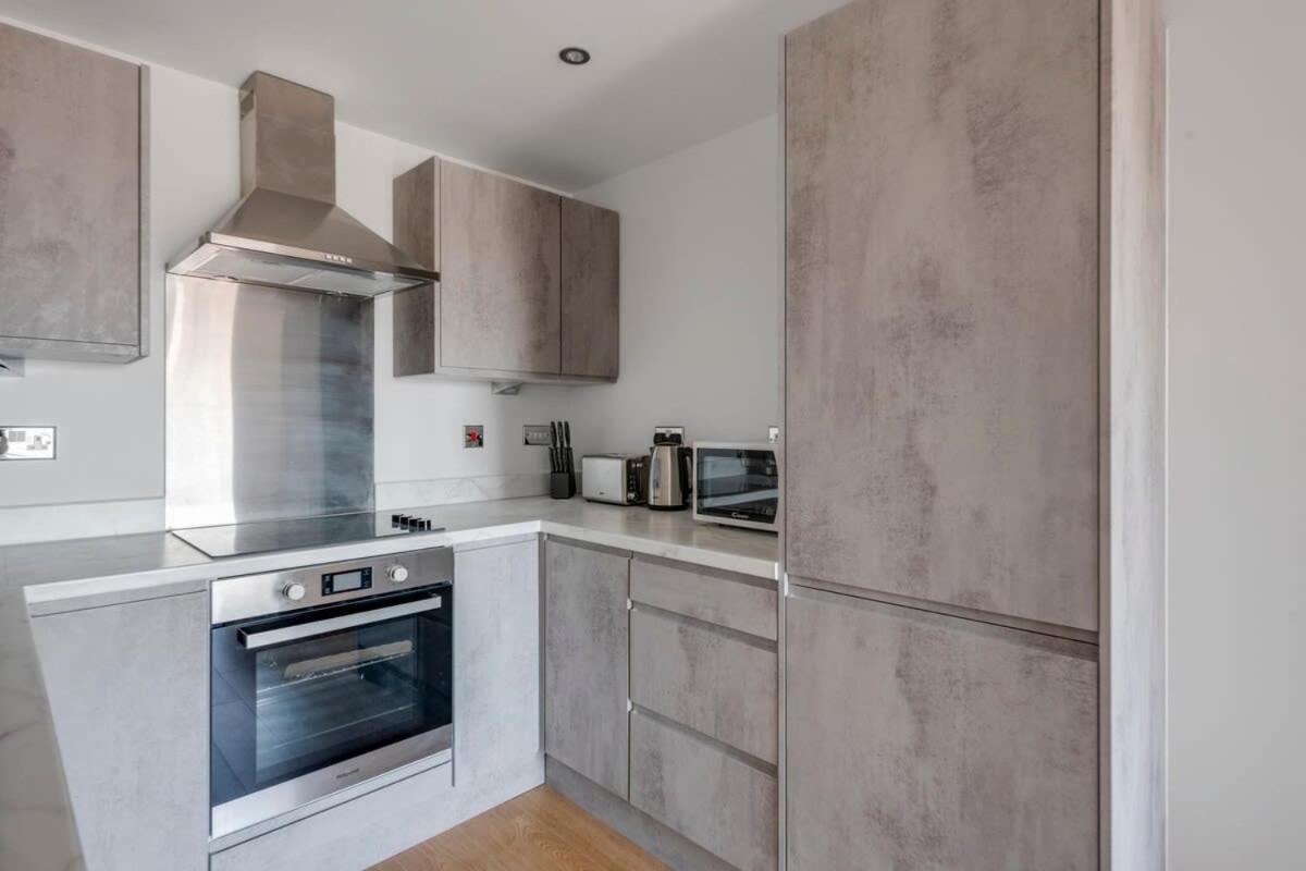 Spacious 1 Bedroom Apartment In A Converted Mill Leeds  Esterno foto