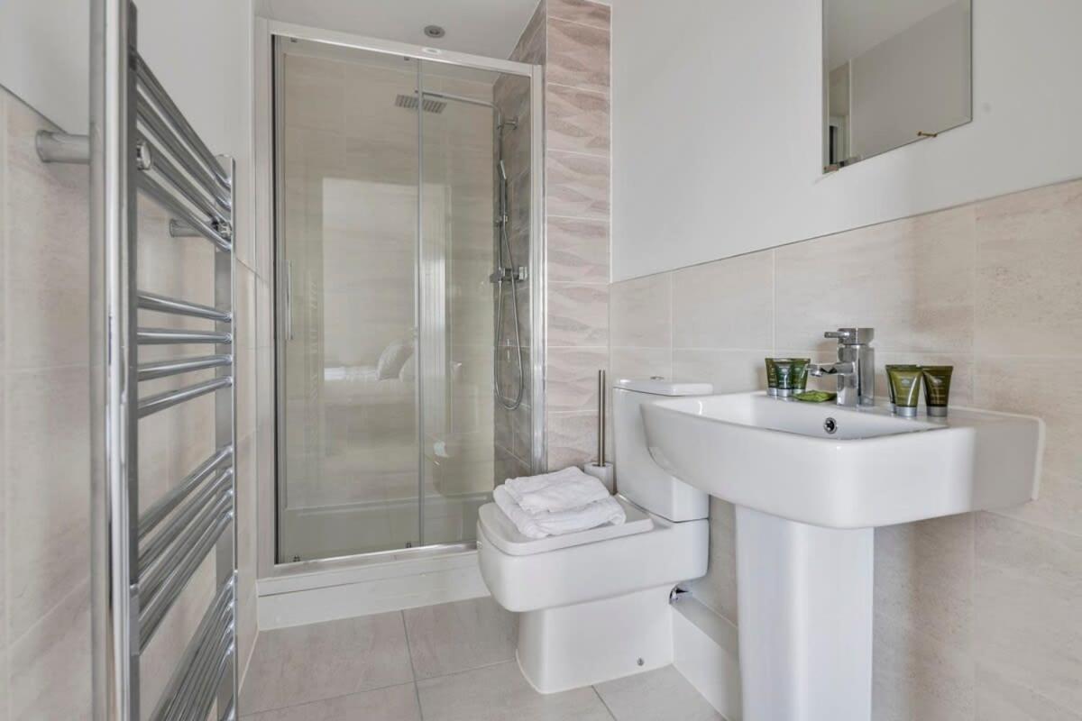 Spacious 1 Bedroom Apartment In A Converted Mill Leeds  Esterno foto