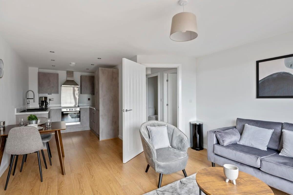 Spacious 1 Bedroom Apartment In A Converted Mill Leeds  Esterno foto